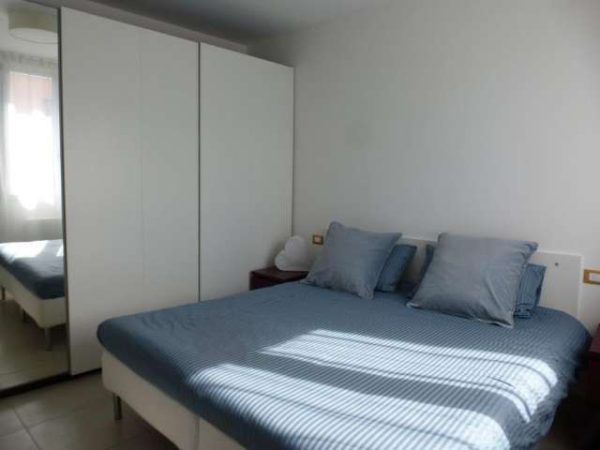 RAGAZZA CEDONO 2 POSTI LETTO IN CAMERA DOPPIA 14 - 3